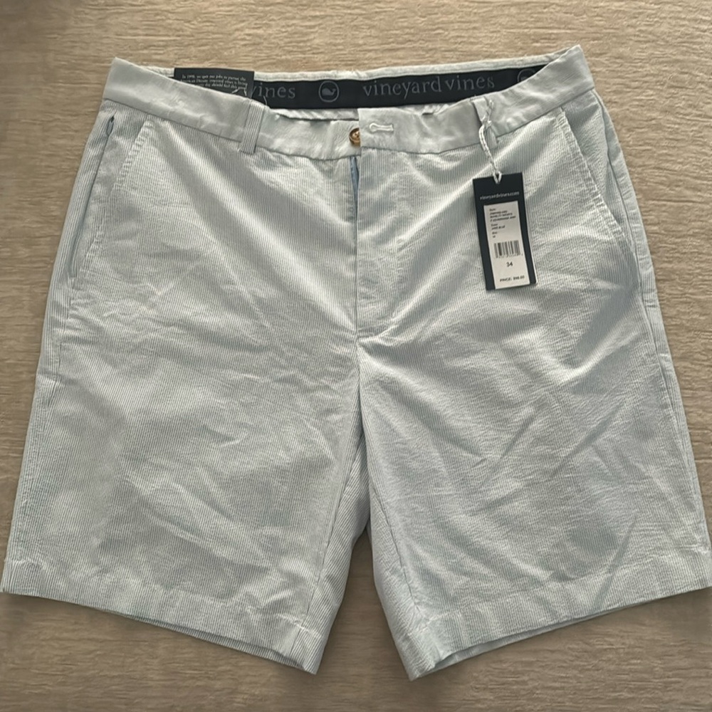 Men’s vineyard vines blue and white striped shorts